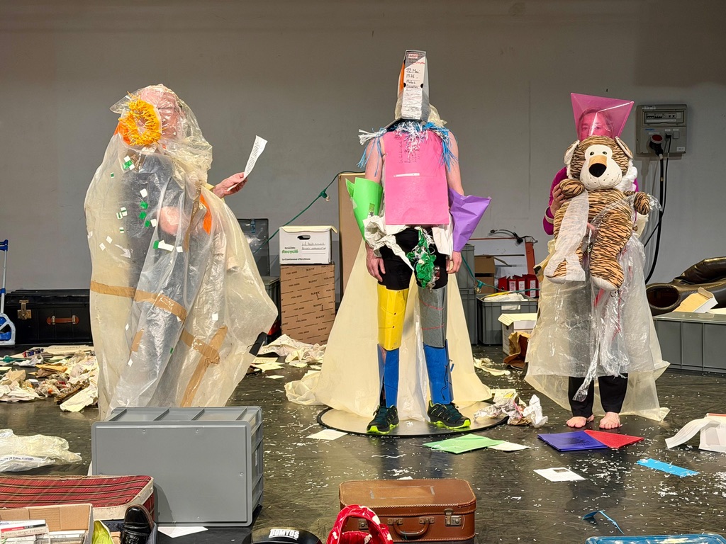 Tout doit disparaître adoubement Lazare de face mai 2026 La Villette crédit Ingrid Buring